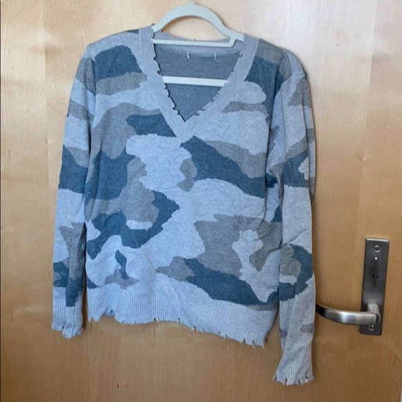 Blue camo sweater - Picture 1 of 2